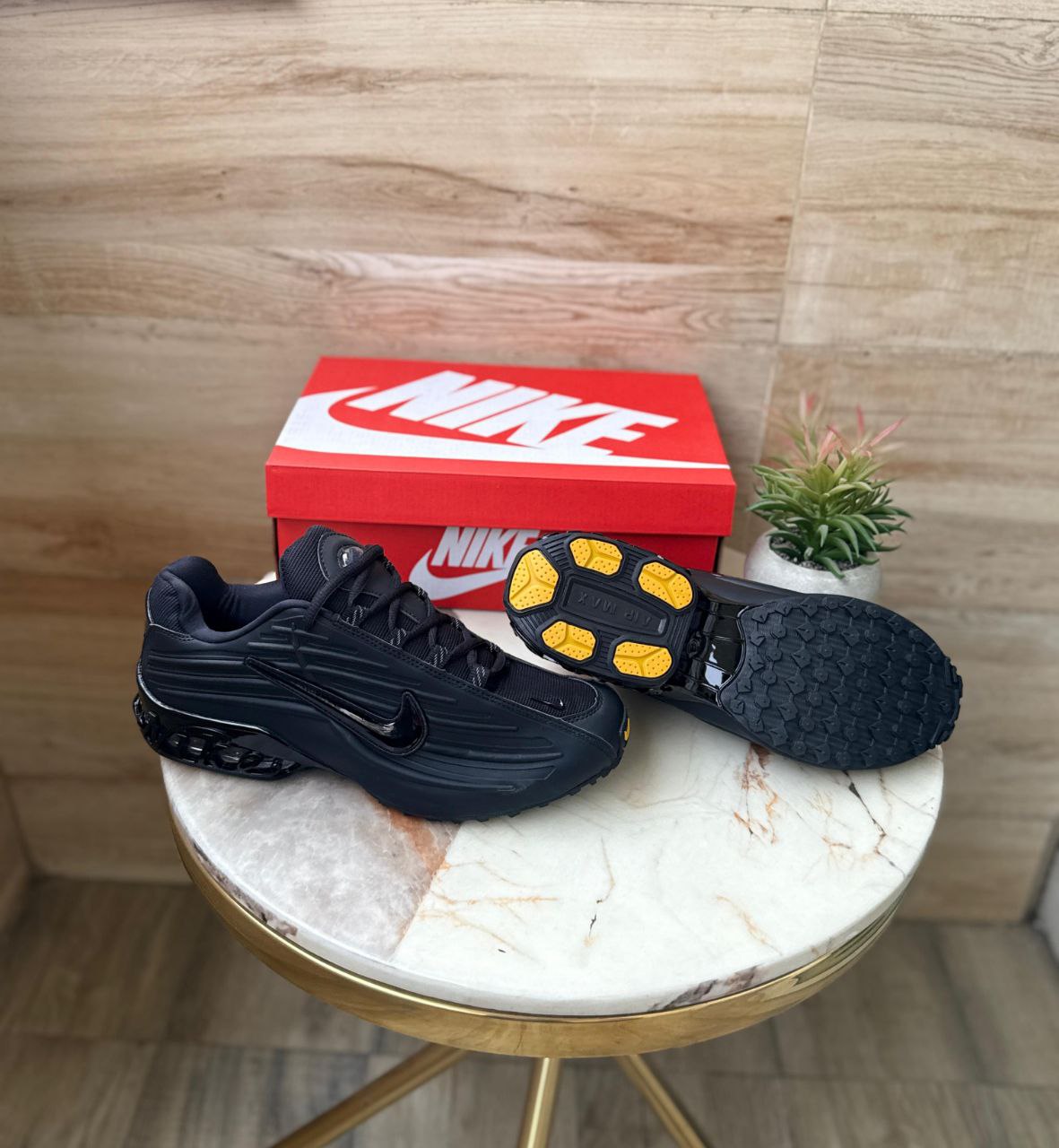 NIKE SHOX BLACK 2025