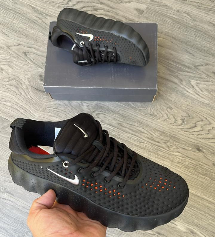 Nike Mind 002