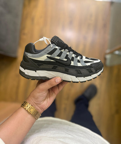 NIKE P-6000 TRAINER