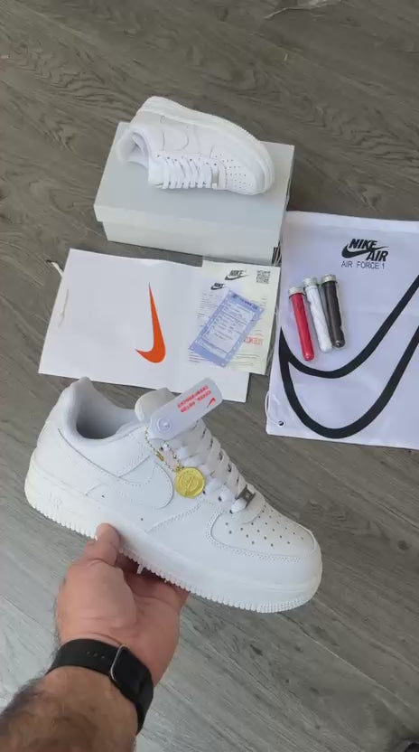 NIKE AIRFORCE